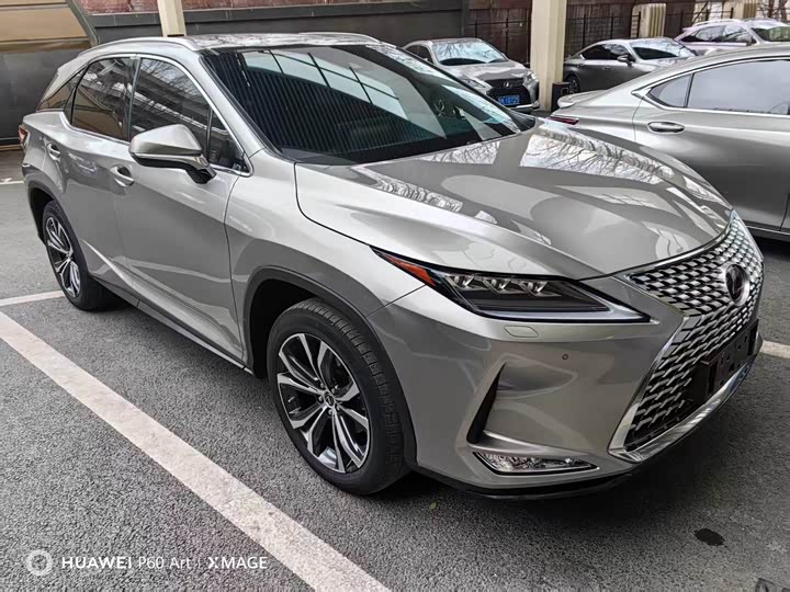 Фото 3 - Lexus RX