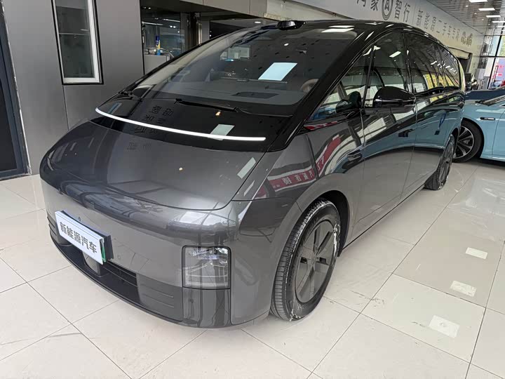 Фото 1 - LiXiang Mega