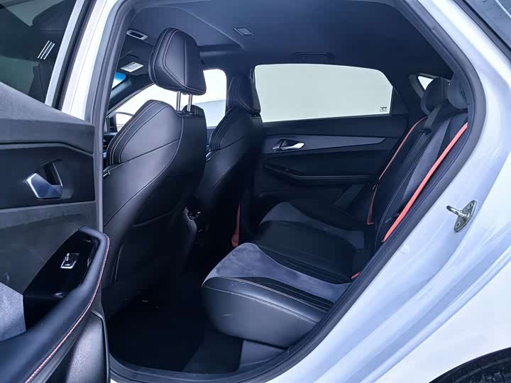 Фото 5 - Geely Binrui