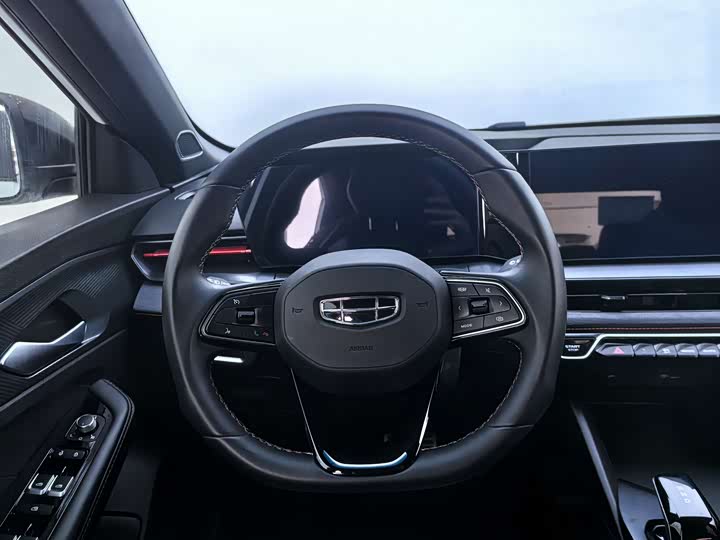 Фото 7 - Geely Binrui