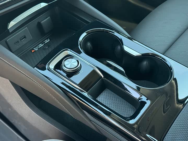 Фото 6 - Buick Envision Plus