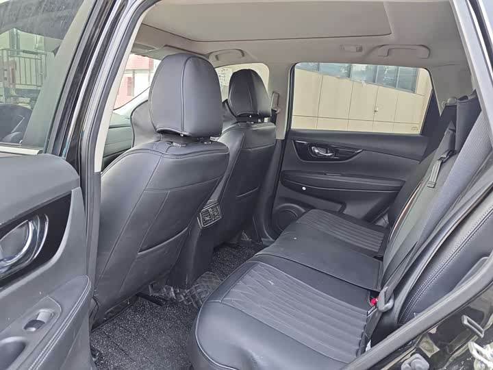 Фото 6 - Nissan X-Trail