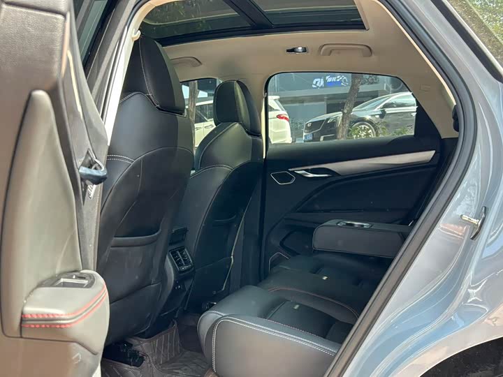 Фото 6 - Geely Tugella S