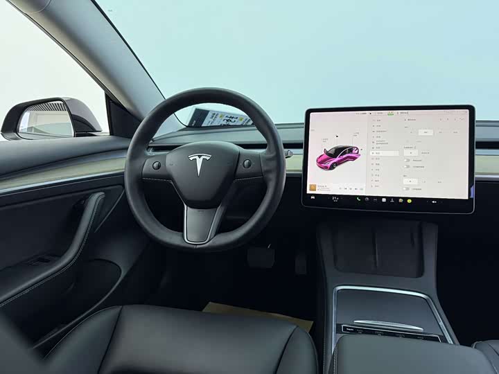 Фото 3 - Tesla Model 3