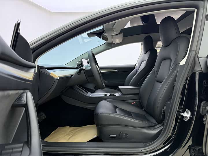 Фото 5 - Tesla Model 3