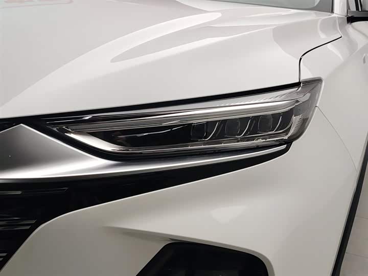 Фото 7 - Changan CS75