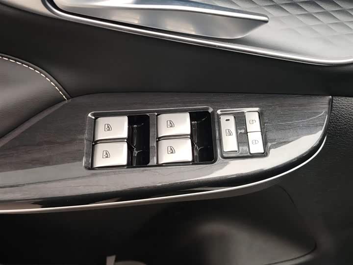 Фото 9 - Changan CS75