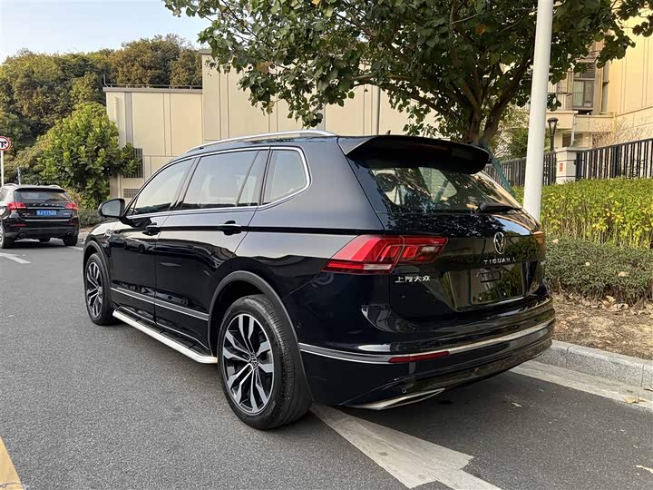 Фото 3 - Volkswagen Tiguan L Pro