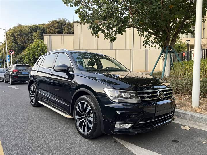 Фото 6 - Volkswagen Tiguan L Pro