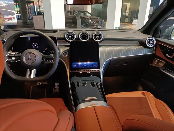 Photo 3 - Mercedes-Benz GLC-Class