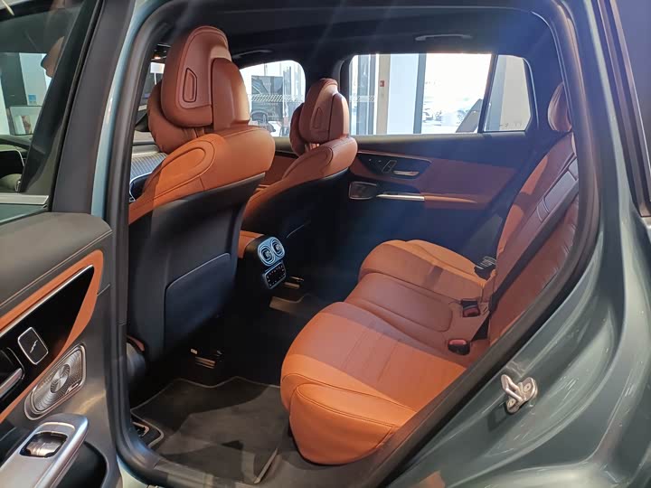 Photo 4 - Mercedes-Benz GLC-Class