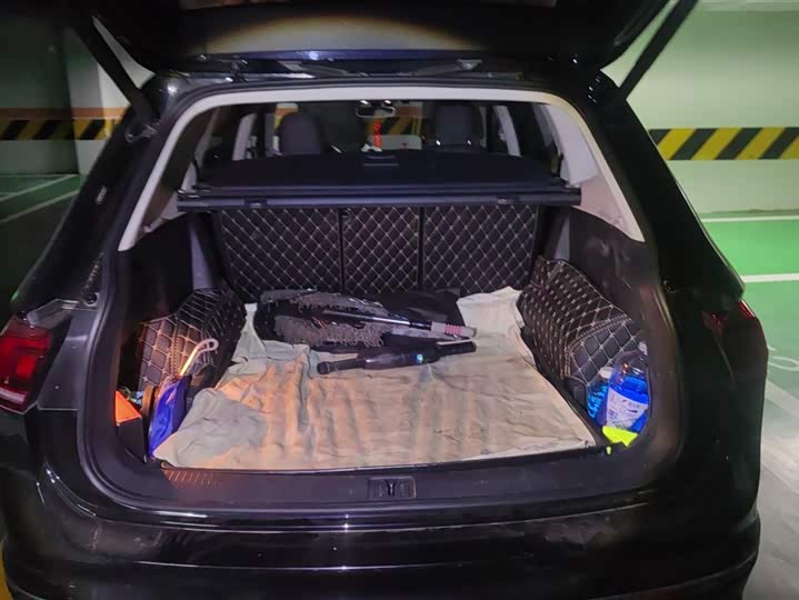 Фото 4 - Volkswagen Tiguan L Pro