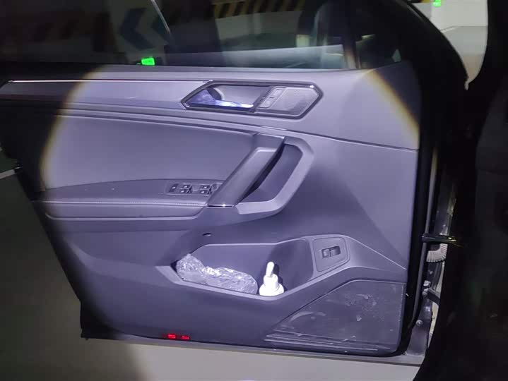 Фото 7 - Volkswagen Tiguan L Pro