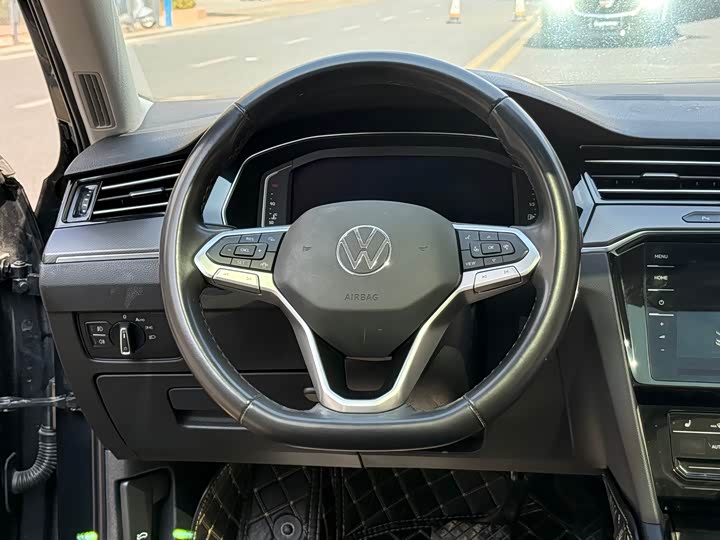 Фото 5 - Volkswagen Magotan