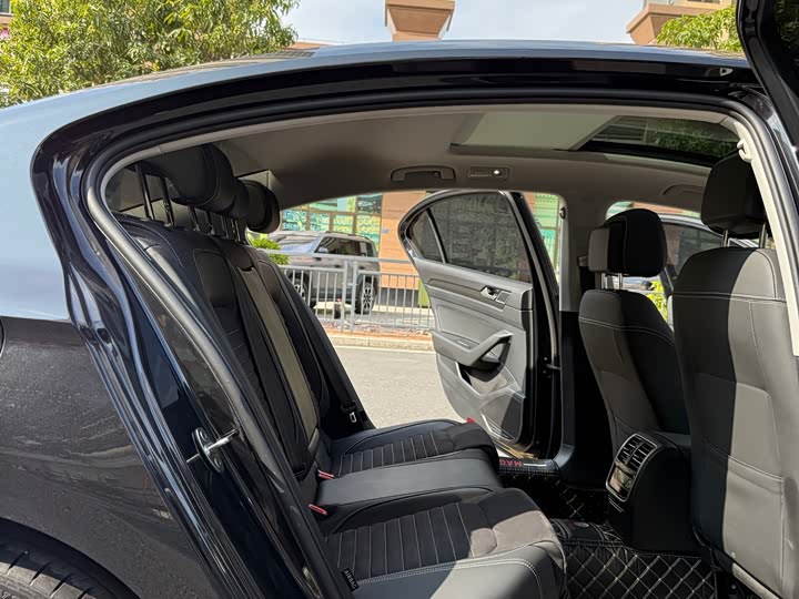 Фото 6 - Volkswagen Magotan