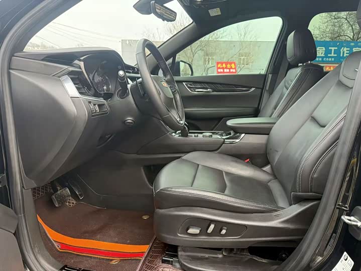 Фото 4 - Cadillac XT6