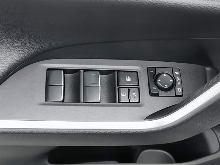 Фото 9 - Toyota Wildlander