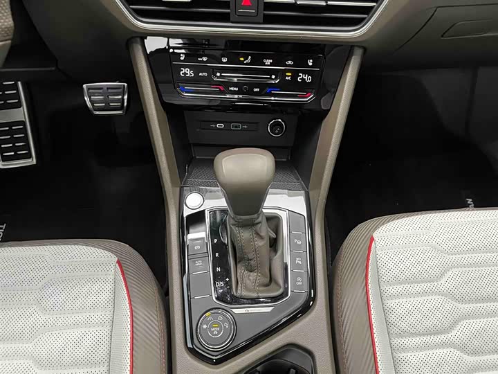 Фото 5 - Volkswagen Tiguan L Pro