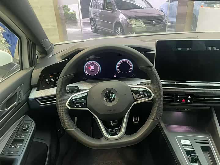 Фото 7 - Volkswagen Golf