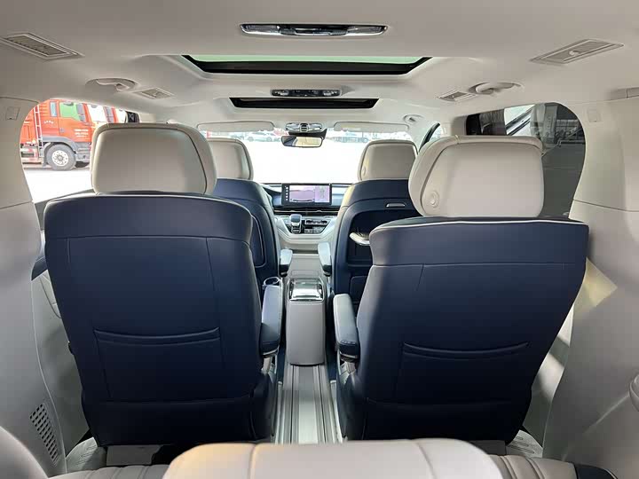 Photo 6 - Roewe iMax 8