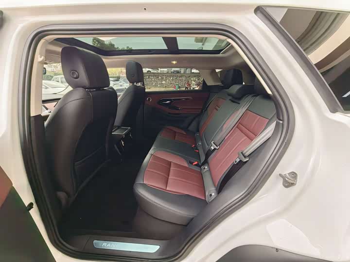 Фото 9 - Land Rover Range Rover Evoque L