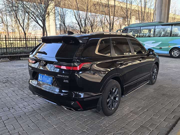 Фото 4 - Honda Breeze