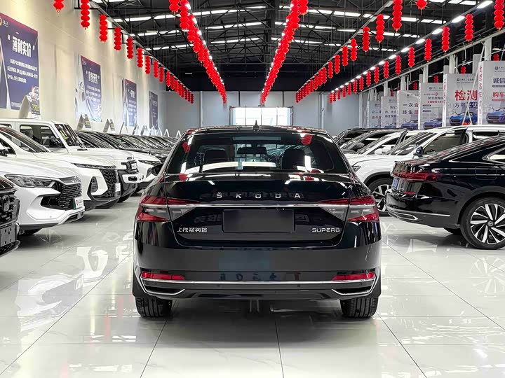 Фото 5 - Skoda Superb