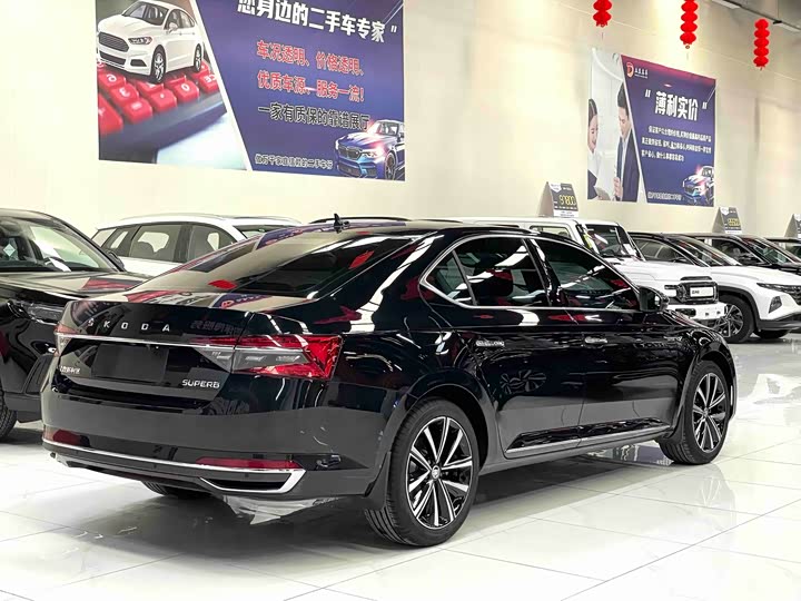 Фото 6 - Skoda Superb