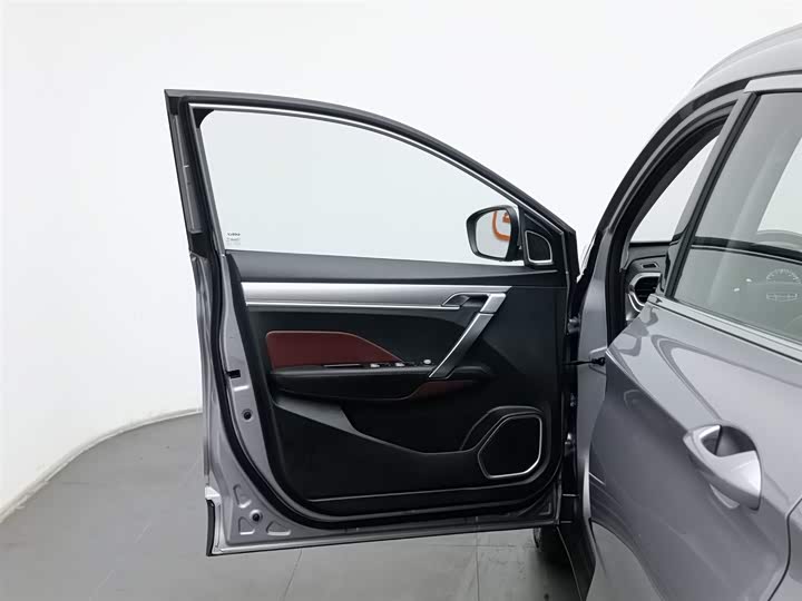 Photo 8 - Geely Coolray