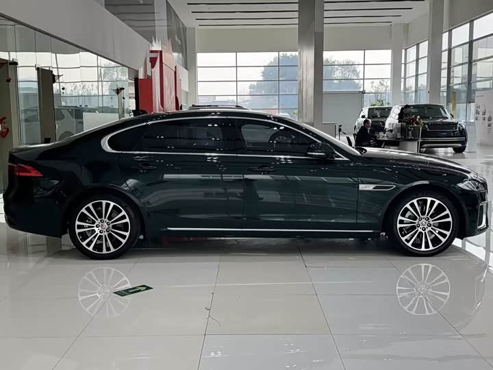 Фото 4 - Jaguar XF L