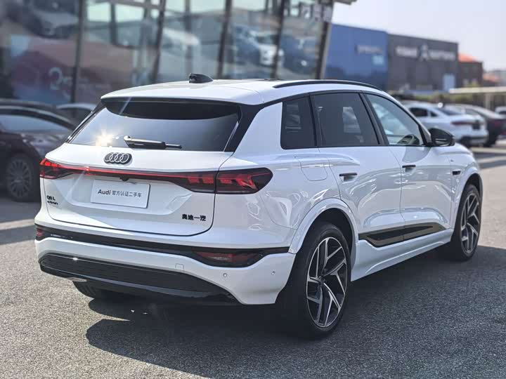 Фото 3 - Audi Q6L e-tron
