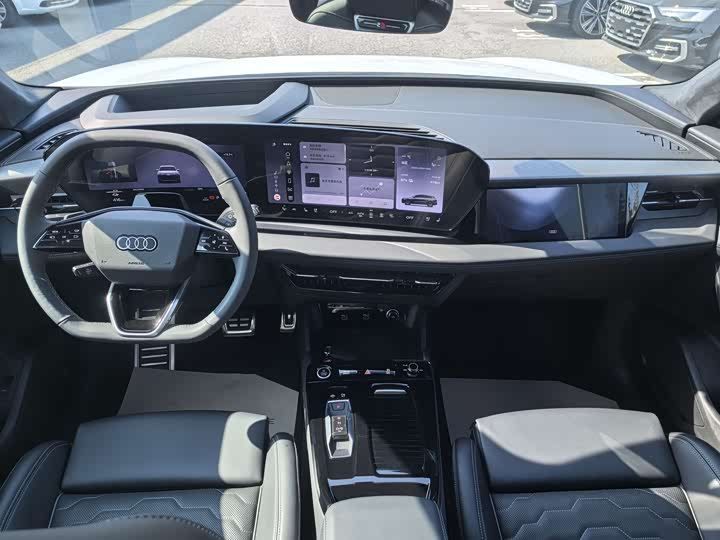Фото 6 - Audi Q6L e-tron