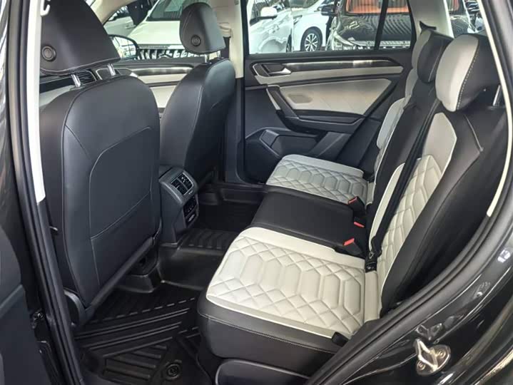 Фото 8 - Volkswagen Tayron