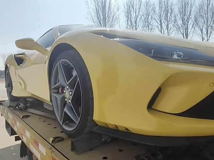 Photo 4 - Ferrari F8