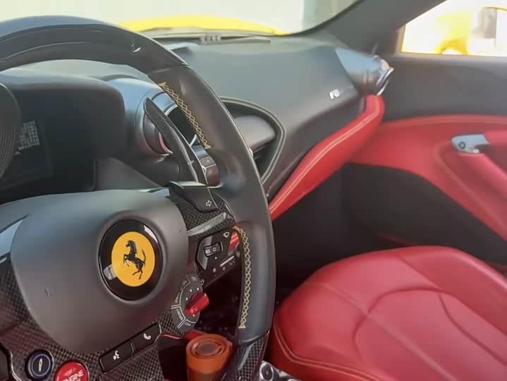 Photo 6 - Ferrari F8