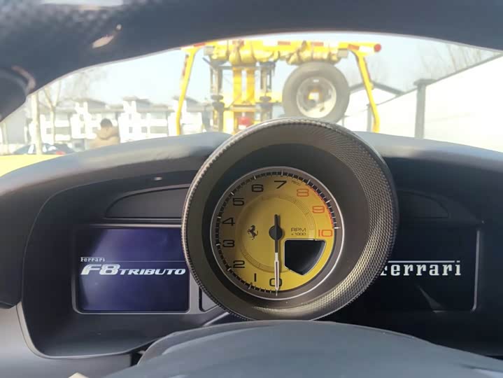 Photo 9 - Ferrari F8