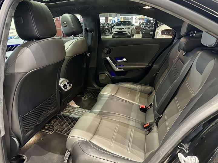 Фото 8 - Mercedes-Benz A-Class AMG