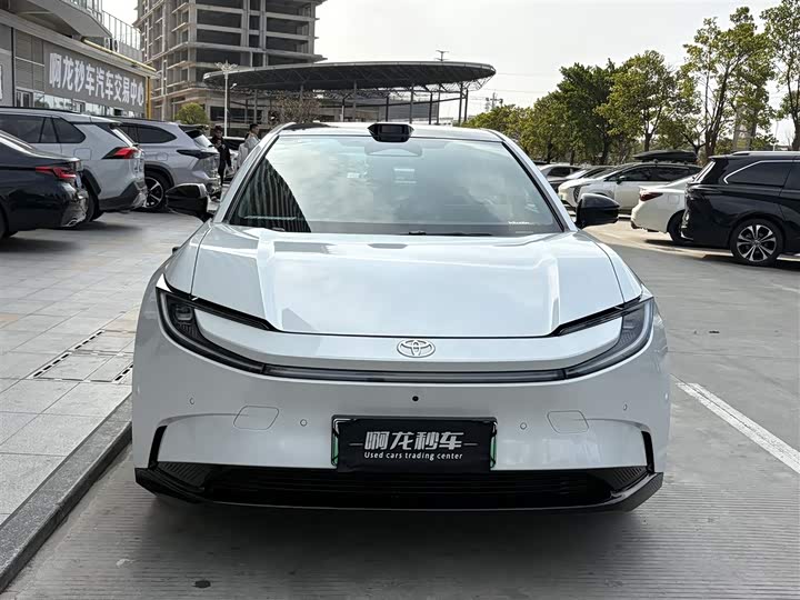 Фото 2 - Toyota bZ5