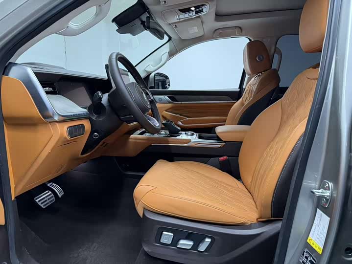 Фото 4 - Tank 500 Hybrid