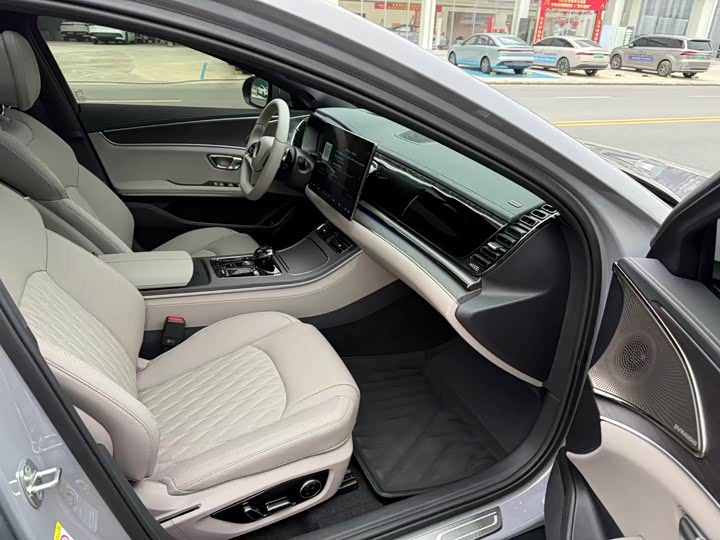 Фото 7 - BYD Han