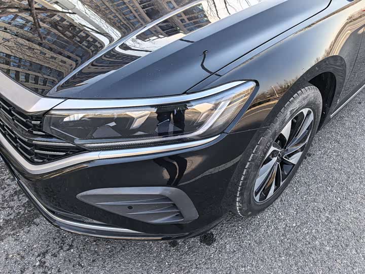 Photo 2 - Volkswagen Passat