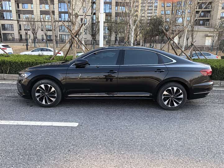 Photo 5 - Volkswagen Passat