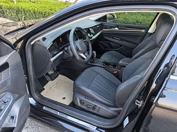 Photo 6 - Volkswagen Passat