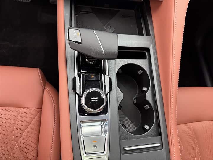 Фото 9 - Changan CS75 Plus