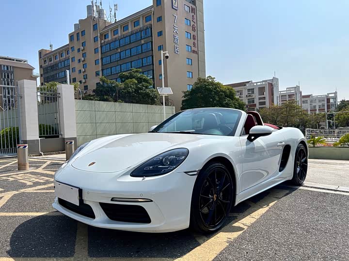 Фото 1 - Porsche 718