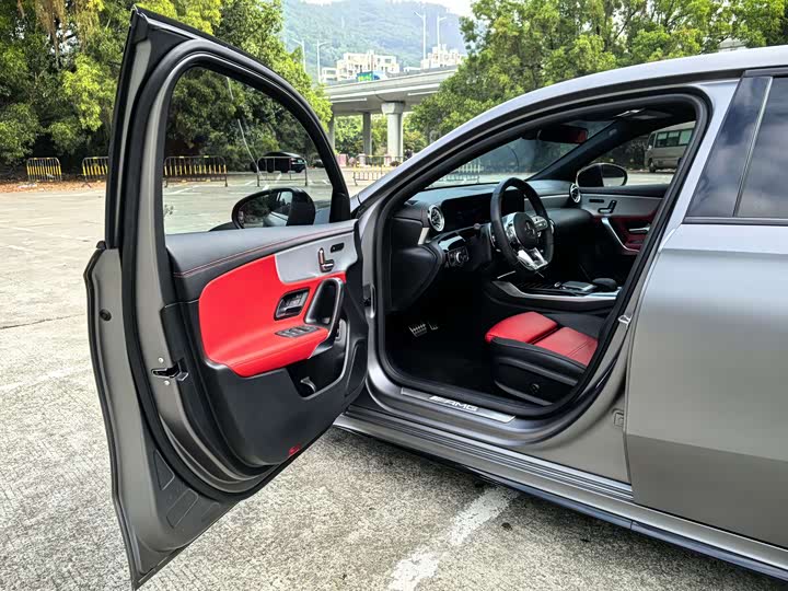 Фото 9 - Mercedes-Benz A-Class AMG