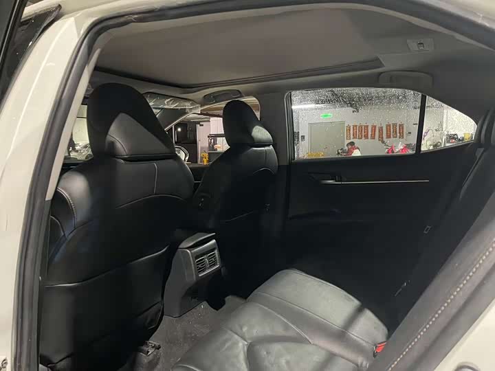 Фото 6 - Toyota Camry