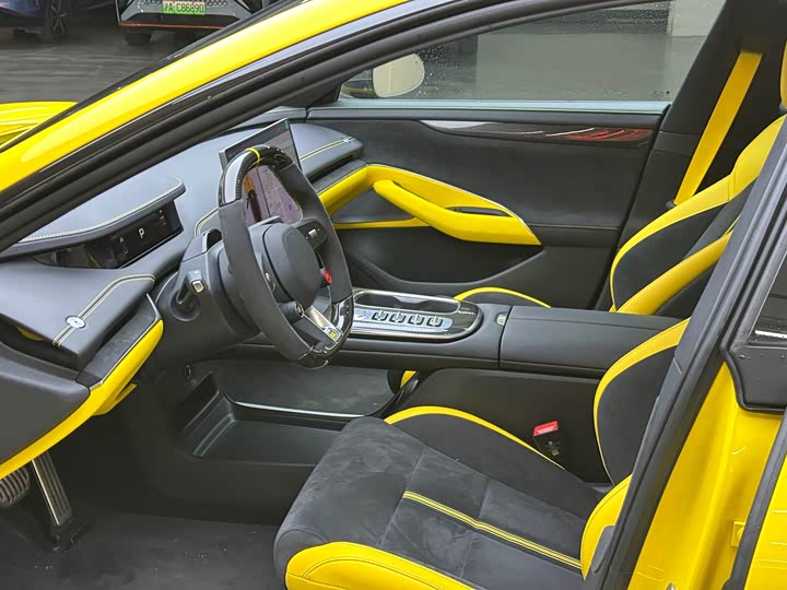 Фото 6 - Xiaomi SU7 Ultra