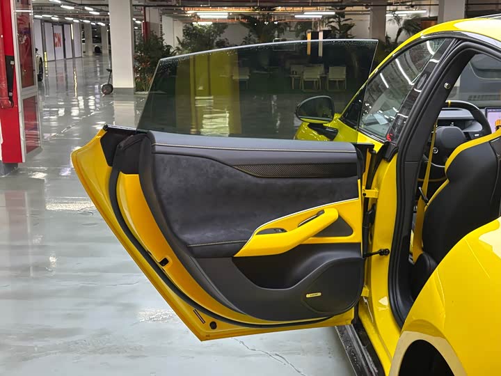 Фото 8 - Xiaomi SU7 Ultra