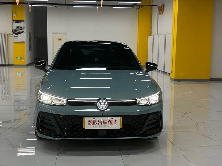 Фото 1 - Volkswagen Passat